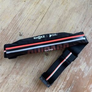 Black Running Belt - Shokz for Chicago Marathon